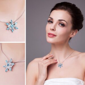 Snowflake Topaz Silver Pendant - IDiamond